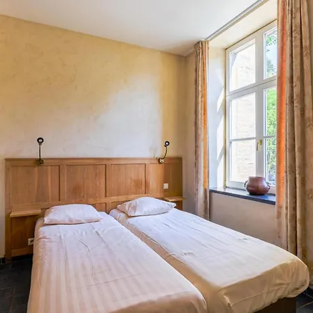 Cozy No 5 In A 16th Century Castle, Cleaning Included Holiday home