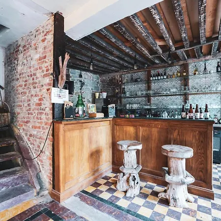 Cozy No 5 In A 16th Century Castle, Cleaning Included Holiday home Aywaille