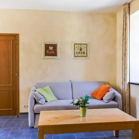 Cozy No 5 In A 16th Century Castle, Cleaning Included *