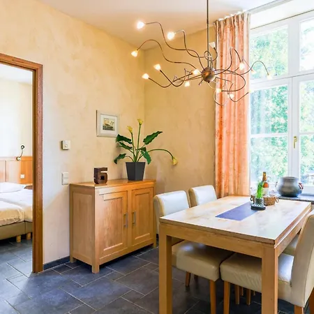 Cozy No 5 In A 16th Century Castle, Cleaning Included Holiday home *
